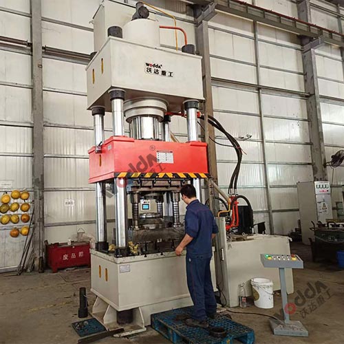 500噸汽車(chē)軸承鍛造液壓機(jī)