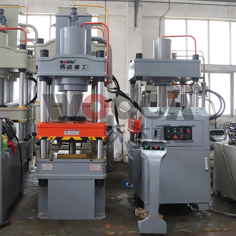 四柱液壓機(jī) 四柱液壓機(jī)