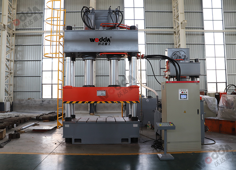 500噸四柱液壓機(jī) 500噸四柱液壓機(jī)