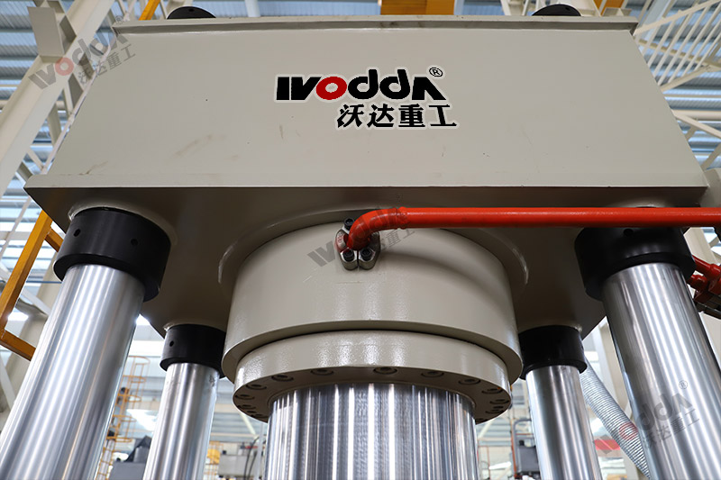 630噸錨桿托盤液壓機(jī) 630噸錨桿托盤液壓機(jī)