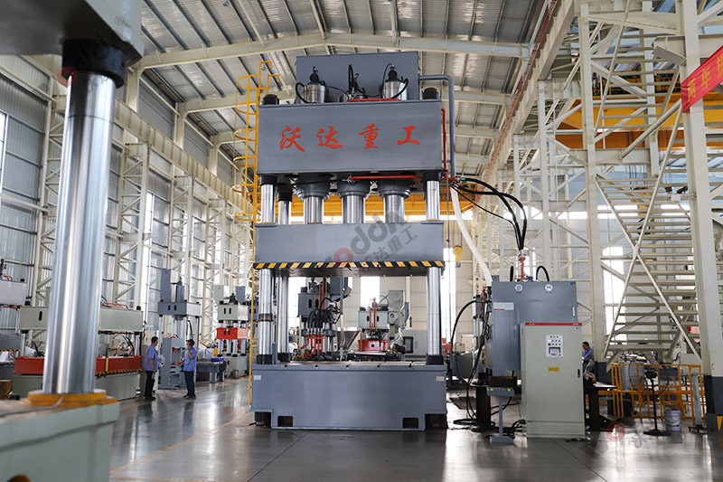 1500噸復(fù)合材料液壓機 1500噸復(fù)合材料液壓機