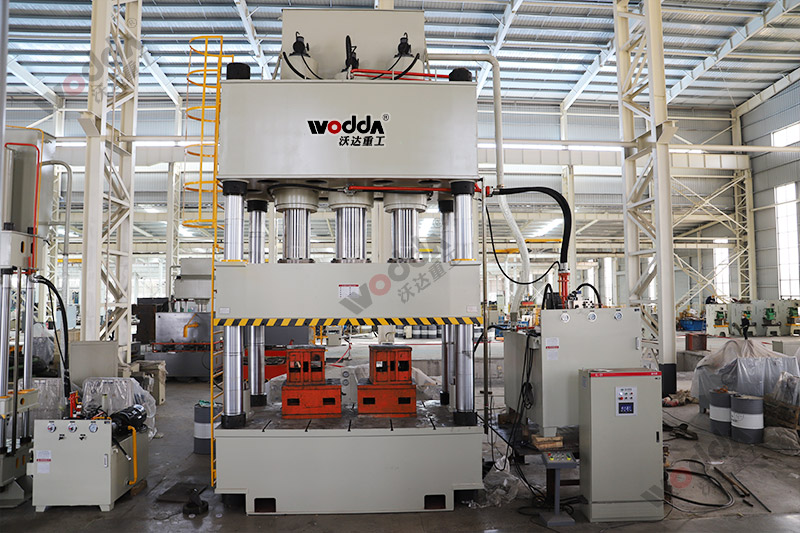 1500噸復(fù)合材料液壓機 1500噸復(fù)合材料液壓機