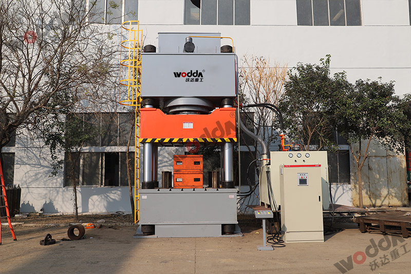 2000噸液壓機(jī)廠家怎么選擇? 2000噸液壓機(jī)廠家怎么選擇?