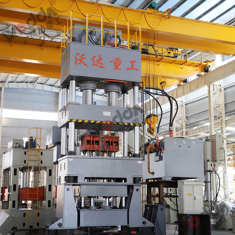 雙缸1000噸四柱液壓機(jī) 雙缸1000噸四柱液壓機(jī)