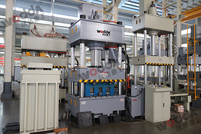 315噸樹(shù)脂井蓋成型液壓機(jī) 315噸樹(shù)脂井蓋成型液壓機(jī)