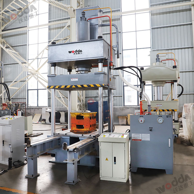 200噸四柱液壓機(jī)帶移動(dòng)工作臺(tái) 200噸四柱液壓機(jī)帶移動(dòng)工作臺(tái)