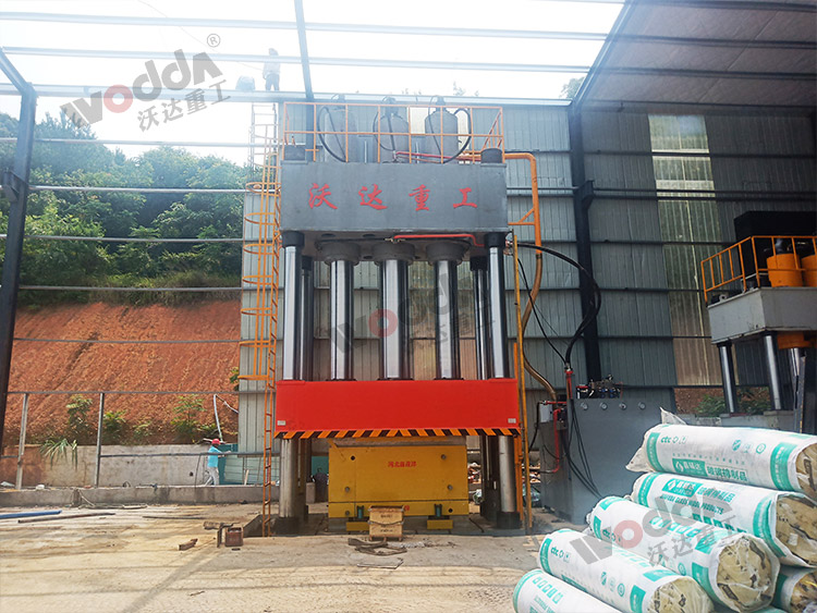 2000噸玻璃鋼成型液壓機