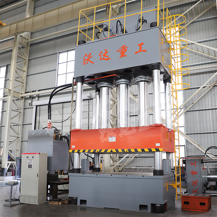 1500噸SMC汽車覆蓋件成型液壓機(jī)(圖2) 1500噸SMC汽車覆蓋件成型液壓機(jī)(圖2)