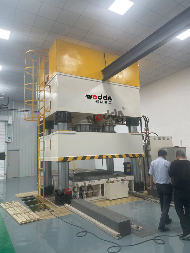 3000噸粉末成型壓力機客戶現(xiàn)場 3000噸粉末成型壓力機客戶現(xiàn)場