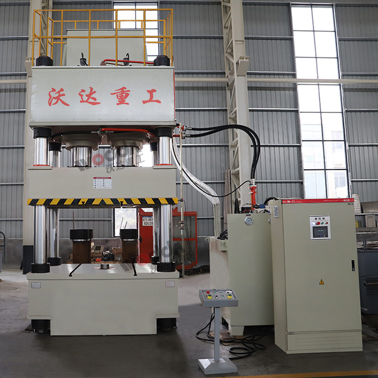 800噸三梁四柱液壓機(jī) 800噸三梁四柱液壓機(jī)