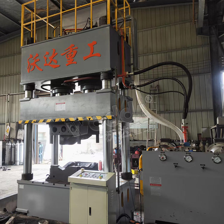 800噸四柱液壓機(jī)(板材壓型) 800噸四柱液壓機(jī)(板材壓型)