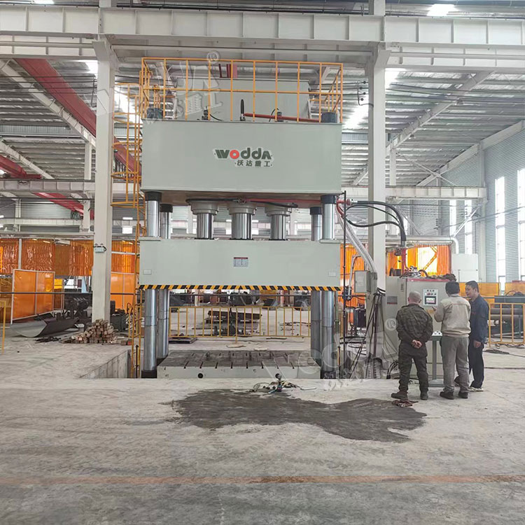 1000噸汽車配件拉伸液壓機(jī) 1000噸汽車配件拉伸液壓機(jī)