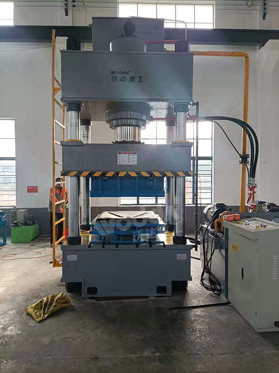 500噸四柱液壓機(jī) 500噸四柱液壓機(jī)