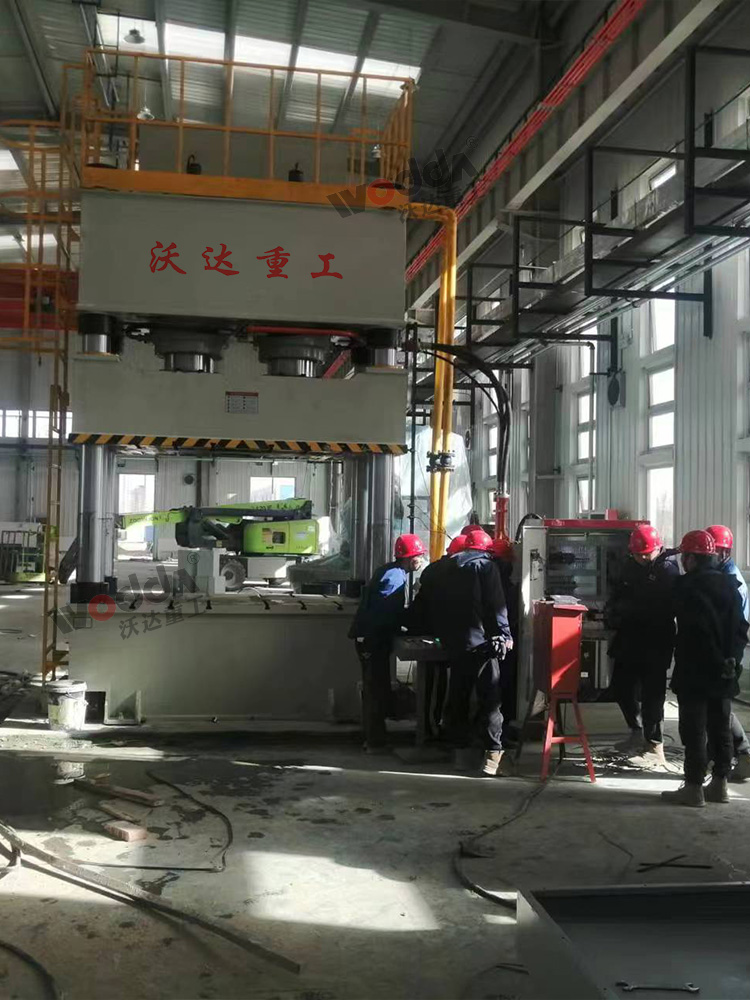1000噸四柱液壓機(jī)現(xiàn)場調(diào)試 1000噸四柱液壓機(jī)現(xiàn)場調(diào)試
