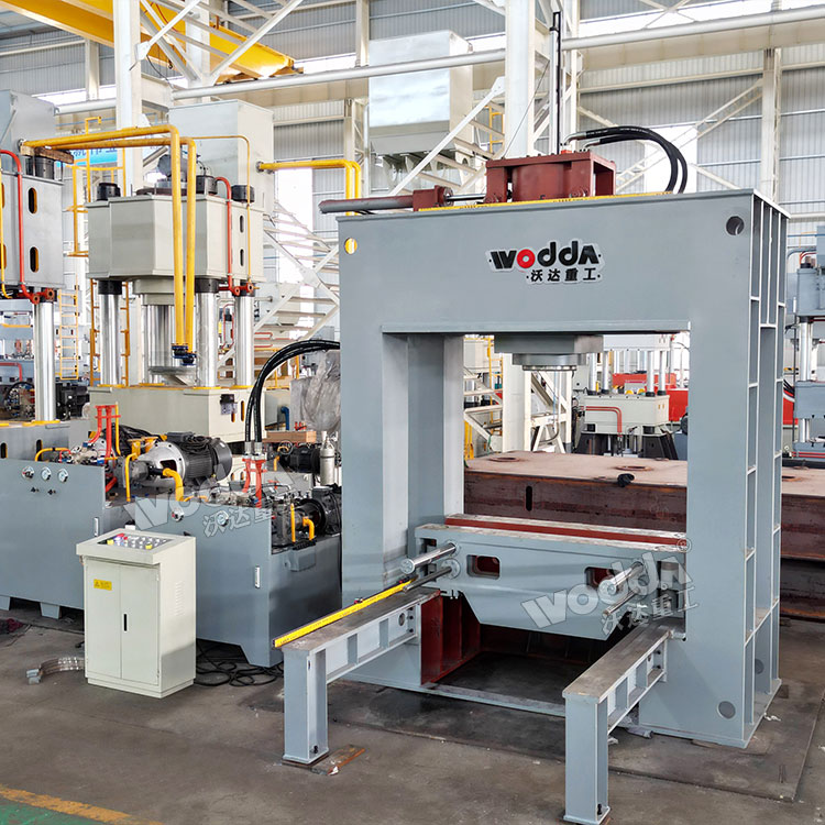 500噸龍門(mén)液壓機(jī) 500噸龍門(mén)液壓機(jī)