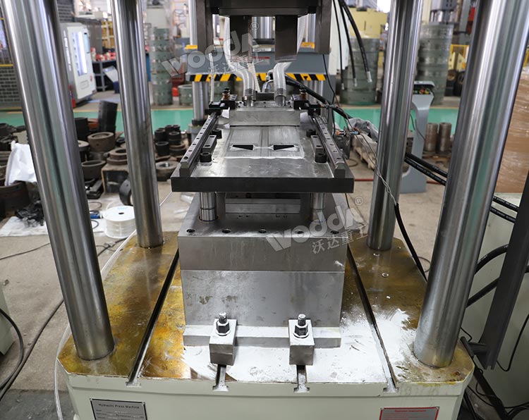 自動(dòng)布料裝置 自動(dòng)布料裝置