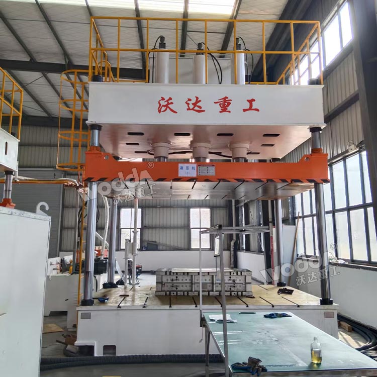 315噸汽車(chē)內(nèi)飾件成型液壓機(jī)