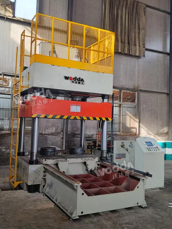 315噸移動工作臺液壓機