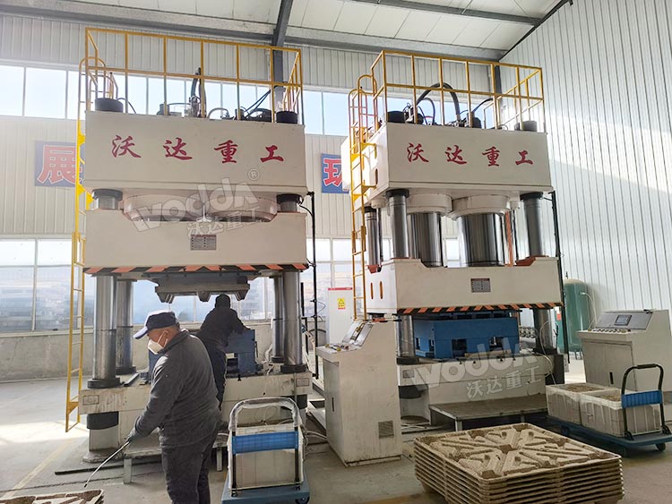 1600噸木屑托盤成型液壓機(jī) 1600噸木屑托盤成型液壓機(jī)