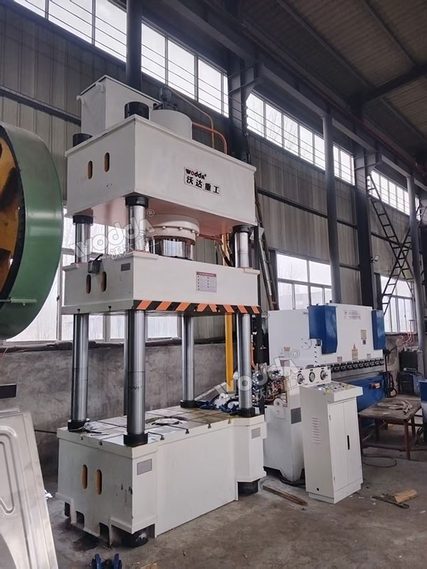 400噸四柱液壓機