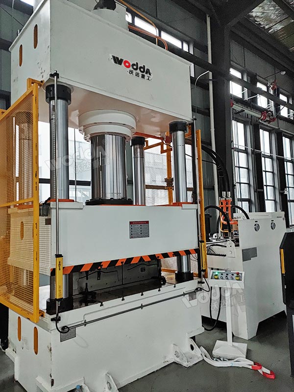 500噸模壓汽車風(fēng)管保護套成型機