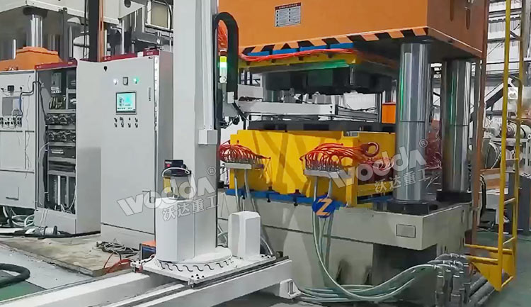 機(jī)械臂取出托盤