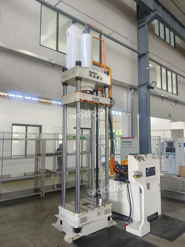 大行程200噸四柱液壓機(jī)