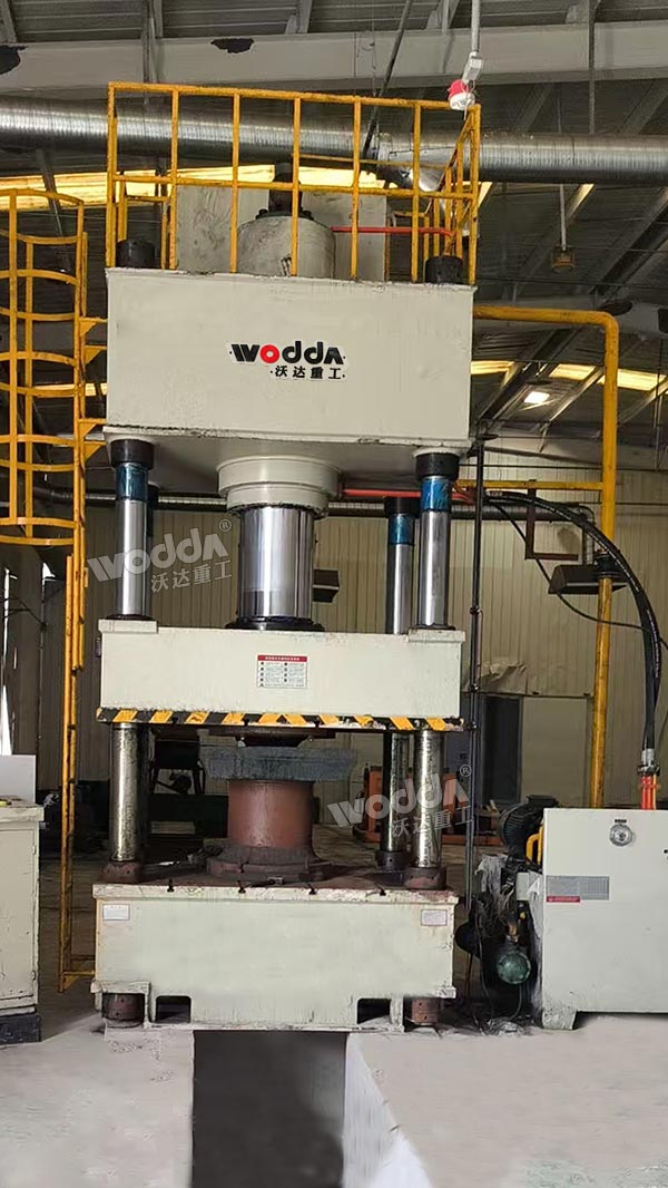 500噸活性炭成型液壓機(jī)