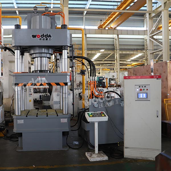 315噸四柱液壓機(jī) 315噸四柱液壓機(jī)