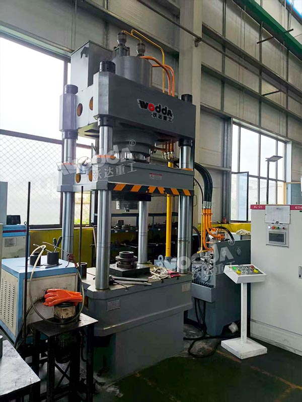 315噸熱模鍛液壓機(jī) 315噸熱模鍛液壓機(jī)