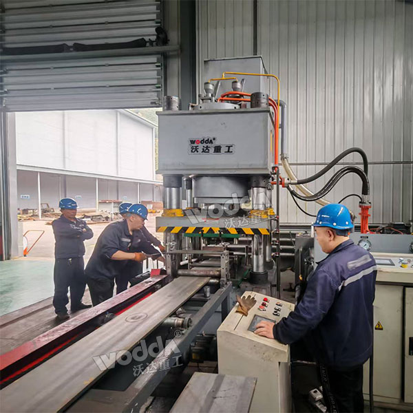 500噸錨桿托盤(pán)生產(chǎn)線現(xiàn)場(chǎng).jpg 500噸錨桿托盤(pán)生產(chǎn)線現(xiàn)場(chǎng).jpg