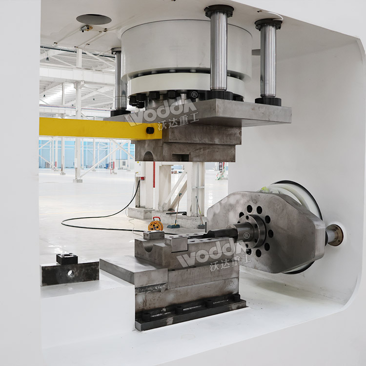 汽車凸輪軸鍛造液壓機(jī)細(xì)節(jié)