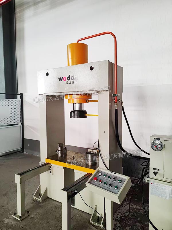 150噸龍門液壓機(jī)安裝完成