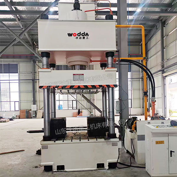 500噸四柱液壓機安裝完成