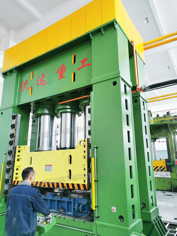 3000噸汽車(chē)電池液冷板液壓機(jī)現(xiàn)場(chǎng)