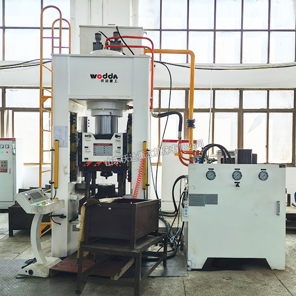 315噸汽車鋁制零部件冷擠壓液壓機(jī) 315噸汽車鋁制零部件冷擠壓液壓機(jī)