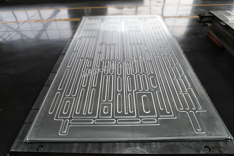 新能源汽車液冷板