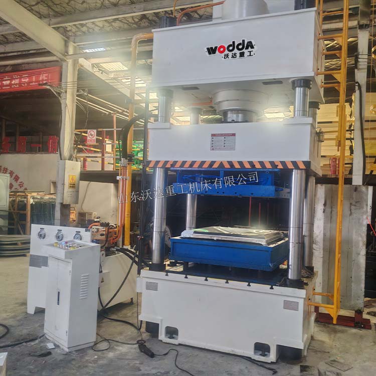 400噸不銹鋼水箱板液壓機(jī)