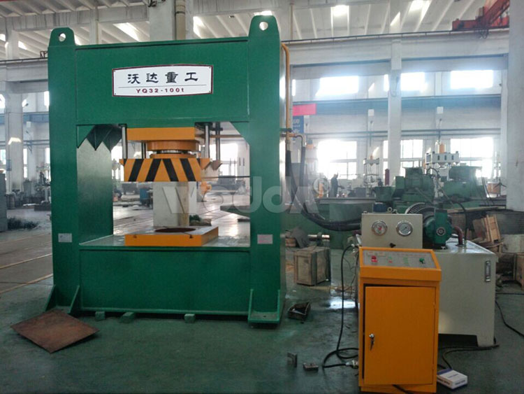 400噸龍門(mén)液壓機(jī) 400噸龍門(mén)液壓機(jī)