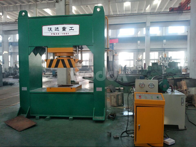 400噸龍門(mén)油壓機(jī) 400噸龍門(mén)油壓機(jī)