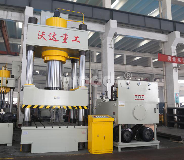 800噸四柱液壓機(jī) 800噸四柱液壓機(jī)