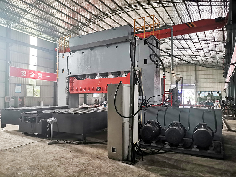 2000噸框架式液壓機(jī)