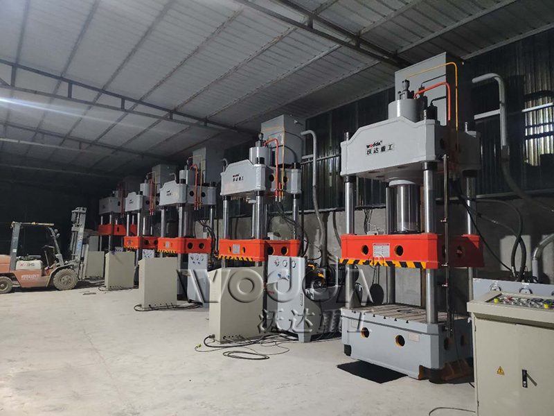 復(fù)合漏糞板液壓機(jī)